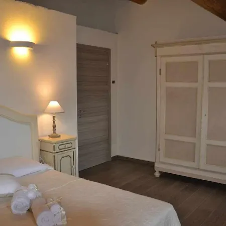 La Bella Bed & Breakfast